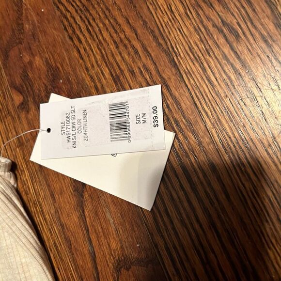 New Halston top  - Picture 4 of 6